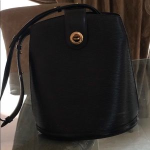 Louis Vuitton Noir Epi Cluny